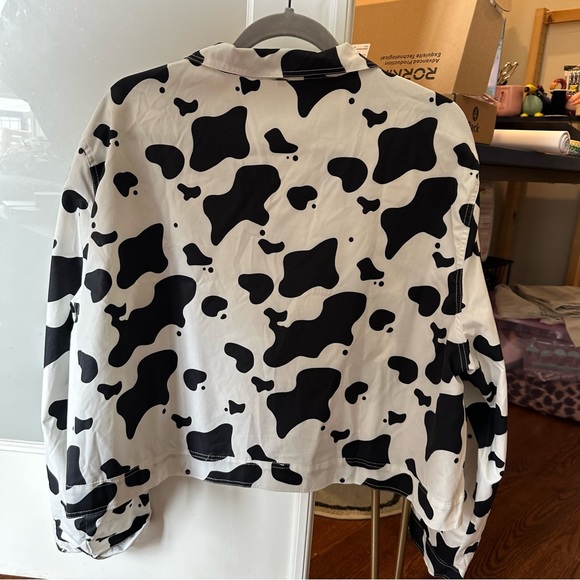 Shein cropped cow print button up - Picture 2 of 4